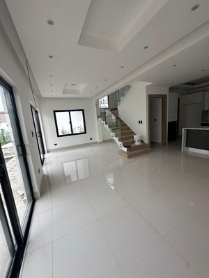 Villa en Vista Cana, Punta Cana con 3 habitaciones, 3 baños, 2 parqueos de 2 niveles - Imagen 5
