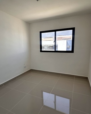 Apartamento en Charles De Gaulle, Santo Domingo Este con 3 habitaciones, 2 baños, 1 parqueo en 4to nivel de 149 mts² con mantenimiento incluido - Imagen 4