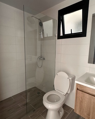 Apartamento en Charles De Gaulle, Santo Domingo Este con 3 habitaciones, 2 baños, 1 parqueo en 4to nivel de 149 mts² con mantenimiento incluido - Imagen 5