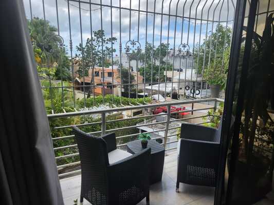Apartamento en Arroyo Hondo, Santo Domingo D.N. con 2 habitaciones, 2 baños, 1 parqueo en 2do nivel de 85 mts² - Imagen 1