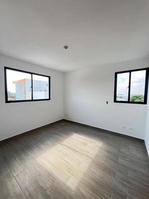 Apartamento en Don Pedro, Santiago con 3 habitaciones, 2 baños, 1 parqueo en 1er nivel de 100 mts² - Imagen 5