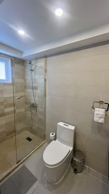 Apartamento en Piantini, Santo Domingo D.N. con 2 habitaciones, 2 baños, 2 parqueos en 4to nivel de 114 mts² con mantenimiento incluido - Imagen 3