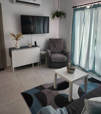 Apartamento en Pueblo Bávaro, Bávaro con 2 habitaciones, 2 baños, 1 parqueo en 1er nivel de 61 mts² con mantenimiento incluido - Imagen 3