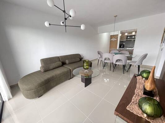 Apartamento en Epic Residences, Bávaro con 2 habitaciones, 2 baños, 1 parqueo en 2do nivel de 74 mts² con mantenimiento incluido - Imagen 2