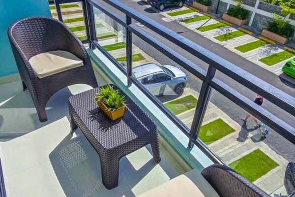 Apartamento en Epic Residences, Bávaro con 2 habitaciones, 2 baños, 1 parqueo en 3er nivel de 74 mts² con mantenimiento incluido - Imagen 2