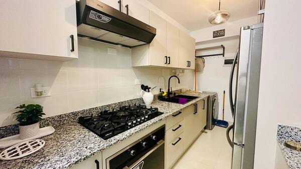 Apartamento en Epic Residences, Bávaro con 2 habitaciones, 2 baños, 1 parqueo en 4to nivel de 4 mts² con mantenimiento incluido - Imagen 3