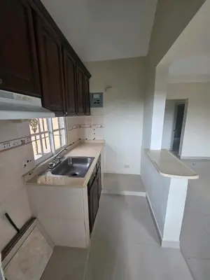 Apartamento en Residencial Los Hidalgos, Los Alcarrizos con 2 habitaciones, 2 baños, 1 parqueo en 2do nivel de 85 mts² con mantenimiento incluido - Imagen 4