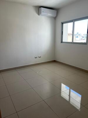 Apartamento en Piantini, Santo Domingo D.N. con 1 habitación, 1 baño, 1 parqueo - Imagen 4