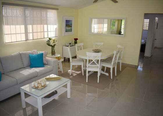 Casa en Centro Del Pueblo, Samaná con 3 habitaciones, 3 baños, 2 parqueos de 200 mts² - Imagen 2