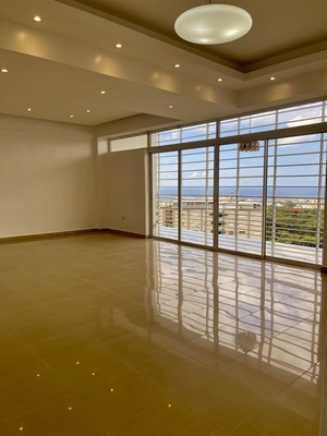 Apartamento en Los Cacicazgos, Santo Domingo D.N. con 3 habitaciones, 2 baños, 2 parqueos en 11vo nivel de 200 mts² con mantenimiento incluido - Imagen 2