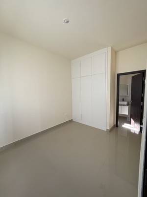 Casa en Brisas de Punta Cana, Bávaro con 3 habitaciones, 3 baños, 2 parqueos de 2 niveles con mantenimiento incluido - Imagen 7