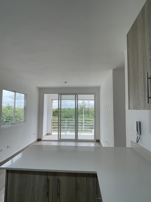 Apartamento en Pueblo Bávaro, Bávaro con 2 habitaciones, 2 baños, 1 parqueo con mantenimiento incluido - Imagen 4