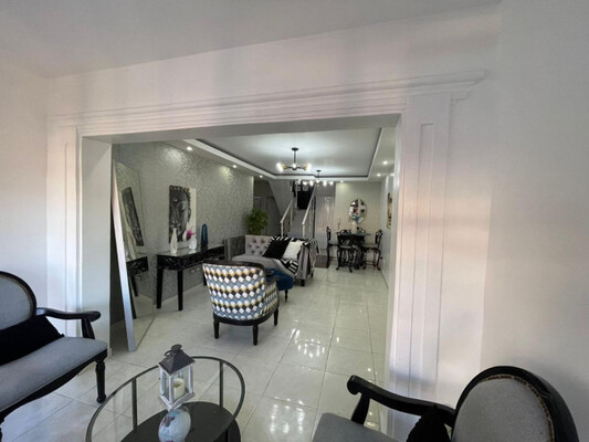 Penthouse en Parque Mirador Norte, Santo Domingo Norte con 4 habitaciones, 3 baños, 2 parqueos de 220 mts² - Imagen 3