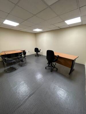 Local comercial en Los Prados, Santo Domingo D.N. con 1 baño y 1 parqueo en 2do nivel de 20 mts² con mantenimiento incluido - Imagen 6