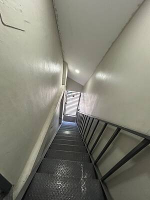 Local comercial en Los Prados, Santo Domingo D.N. con 1 baño y 1 parqueo en 2do nivel de 20 mts² con mantenimiento incluido - Imagen 3