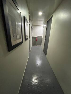 Local comercial en Los Prados, Santo Domingo D.N. con 1 baño y 1 parqueo en 2do nivel de 20 mts² con mantenimiento incluido - Imagen 4