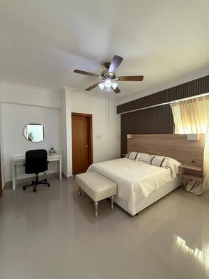 Apartamento en Evaristo Morales, Santo Domingo D.N. con 1 habitación, 1 baño, 1 parqueo en 3er nivel de 75 mts² con mantenimiento incluido - Imagen 3