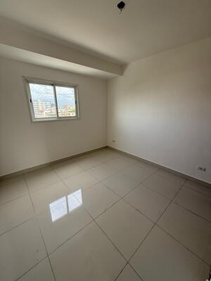 Apartamento en El Millón, Santo Domingo D.N. con 4 habitaciones, 3 baños, 2 parqueos en 6to nivel de 236 mts² con mantenimiento incluido - Imagen 5