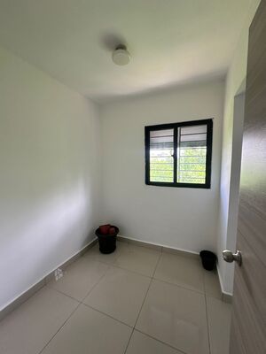 Apartamento en Guaricano Central, Santo Domingo Norte con 3 habitaciones, 2 baños en 3er nivel con mantenimiento incluido - Imagen 6