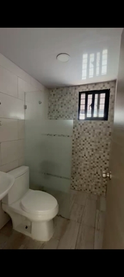 Apartamento en Guaricano Central, Santo Domingo Norte con 3 habitaciones, 2 baños en 3er nivel con mantenimiento incluido - Imagen 7
