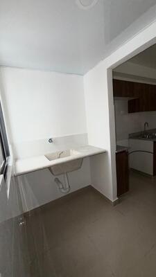 Apartamento en Autopista San Isidro, Santo Domingo Este con 3 habitaciones, 2 baños, 1 parqueo de 95 mts² con mantenimiento incluido - Imagen 4
