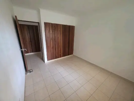 Apartamento en Altos de Arroyo Hondo III, Santo Domingo D.N. con 5 parqueos en 1er nivel de 125 mts² con mantenimiento incluido - Imagen 5