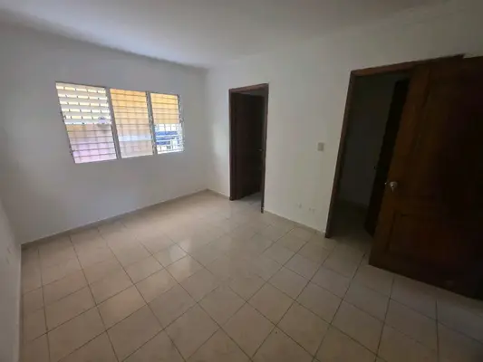 Apartamento en Altos de Arroyo Hondo III, Santo Domingo D.N. con 5 parqueos en 1er nivel de 125 mts² con mantenimiento incluido - Imagen 6