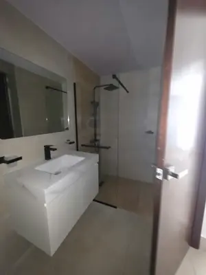 Apartamento en Evaristo Morales, Santo Domingo D.N. con 2 habitaciones, 2 baños, 1 parqueo en 5to nivel de 69 mts² con mantenimiento incluido - Imagen 6