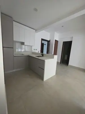 Apartamento en Evaristo Morales, Santo Domingo D.N. con 2 habitaciones, 2 baños, 1 parqueo en 5to nivel de 69 mts² con mantenimiento incluido - Imagen 2