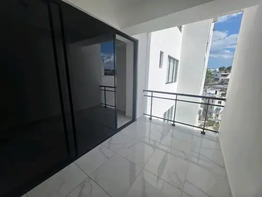 Apartamento en Don Honorio, Santo Domingo D.N. con 3 habitaciones, 3 baños, 2 parqueos en 6to nivel de 150 mts² con mantenimiento incluido - Imagen 5