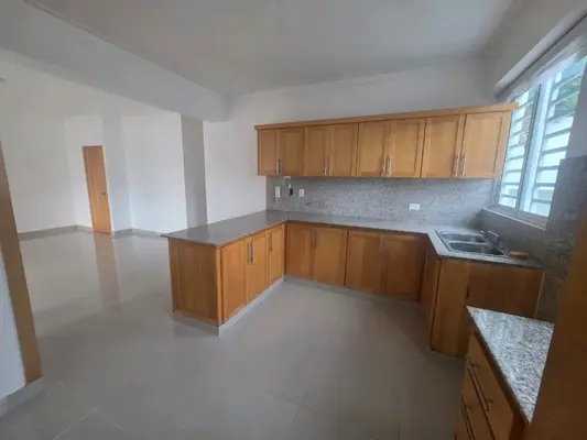 Apartamento en Don Honorio, Santo Domingo D.N. con 3 habitaciones, 3 baños, 2 parqueos en 2do nivel de 158 mts² con mantenimiento incluido - Imagen 4