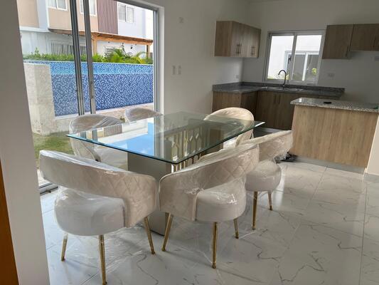 Casa en Punta Cana, Punta Cana con 2 habitaciones, 2 baños, 2 parqueos con mantenimiento incluido - Imagen 2