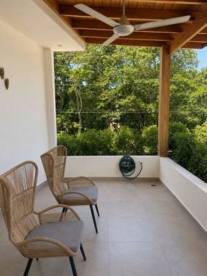Townhouse en La Ballena, Las Terrenas con 2 habitaciones, 2 baños, 2 parqueos de 2 niveles de 135 mts² - Imagen 2