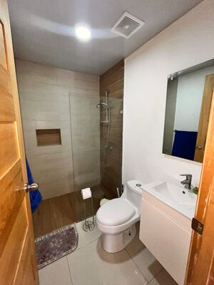 Apartamento en Boca Chica Centro, Boca Chica con 2 habitaciones, 1 baño, 1 parqueo en 5to nivel de 64 mts² con mantenimiento incluido - Imagen 4
