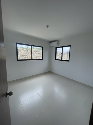 Apartamento en Brisas de Punta Cana, Bávaro con 1 habitación, 2 baños, 1 parqueo en 3er nivel de 48 mts² con mantenimiento incluido - Imagen 6