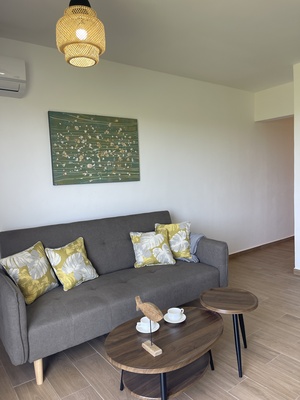 Apartamento en LOS CORALES, Bávaro con 1 habitación, 1 baño, 1 parqueo en 4to nivel de 52 mts² con mantenimiento incluido - Imagen 3