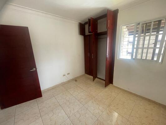 Apartamento en Autopista San Isidro, Santo Domingo Este con 3 habitaciones, 2 baños, 1 parqueo de 116 mts² - Imagen 3