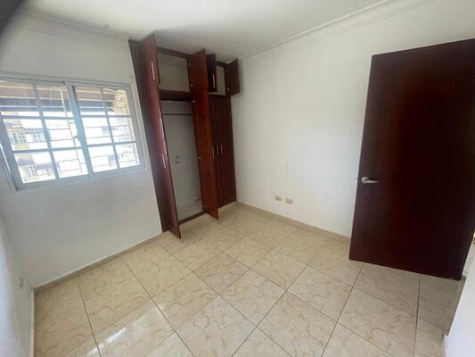 Apartamento en Autopista San Isidro, Santo Domingo Este con 3 habitaciones, 2 baños, 1 parqueo de 116 mts² - Imagen 4