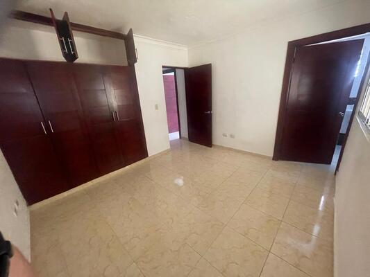 Apartamento en Autopista San Isidro, Santo Domingo Este con 3 habitaciones, 2 baños, 1 parqueo de 116 mts² - Imagen 5