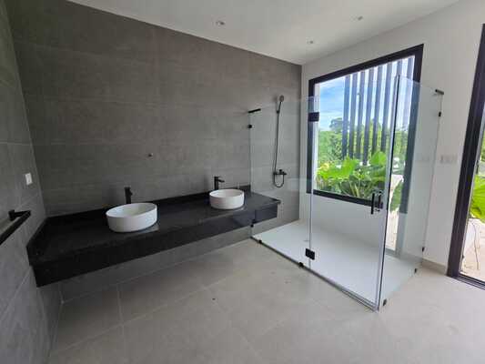 Villa en Bávaro, Punta Cana con 4 habitaciones, 4 baños de 2 niveles de 750 mts² - Imagen 3