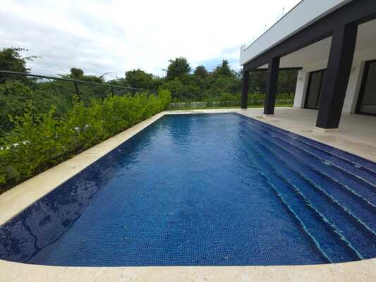 Villa en Bávaro, Punta Cana con 4 habitaciones, 4 baños de 2 niveles de 750 mts² - Imagen 4