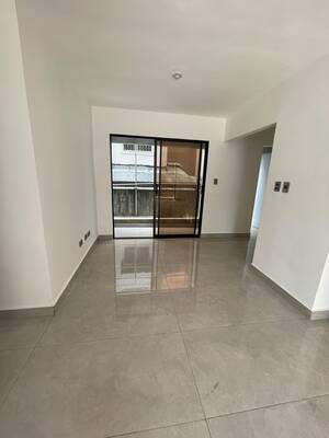 Apartamento en Colinas Del Arroyo II, Santo Domingo Norte con 3 habitaciones, 2 baños, 2 parqueos en 1er nivel de 89 mts² - Imagen 5