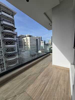 Apartamento en Evaristo Morales, Santo Domingo D.N. con 2 habitaciones, 2 baños, 2 parqueos en 5to nivel de 110 mts² con mantenimiento incluido - Imagen 3