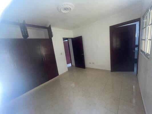 Apartamento en Autopista San Isidro, Santo Domingo Este con 3 habitaciones, 2 baños, 1 parqueo en 3er nivel de 97 mts² - Imagen 2
