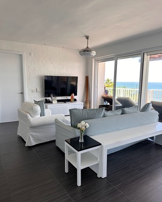 Apartamento en Los Naranjos, Samaná con 2 habitaciones, 2 baños, 1 parqueo en 2do nivel de 123 mts² - Imagen 2