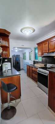 Casa en Ensanche Isabelita II, Santo Domingo Este con 3 habitaciones, 2 baños, 2 parqueos de 253 mts² - Imagen 4