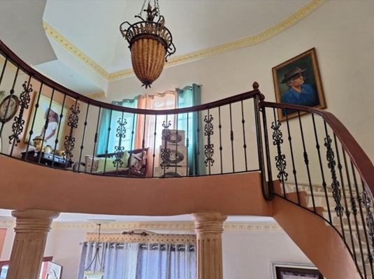 Casa en Ensanche Isabelita II, Santo Domingo Este con 4 habitaciones, 3 baños, 2 parqueos de 340 mts² - Imagen 4