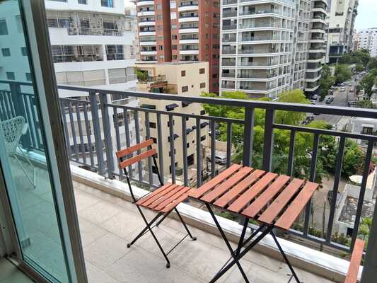 Apartamento en Piantini, Santo Domingo D.N. con 2 habitaciones, 2 baños en 8vo nivel de 125 mts² con mantenimiento incluido - Imagen 2