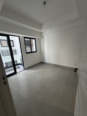 Apartamento en Evaristo Morales, Santo Domingo D.N. con 2 habitaciones, 2 baños, 1 parqueo en 6to nivel de 55 mts² con mantenimiento incluido - Imagen 4