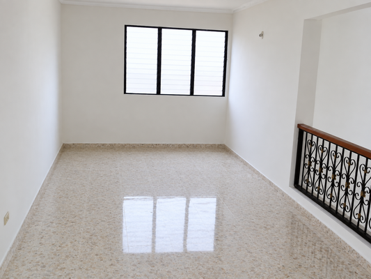 Penthouse en Los Alamos, Santiago con 4 habitaciones, 4 baños, 2 parqueos en 3er nivel de 224 mts² - Imagen 5
